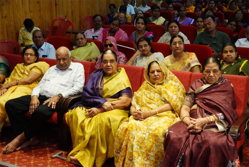 जिनका दिल रुपयों में लगा है वह भगवान का भजन क्या करेगा - संत शंभूशरण